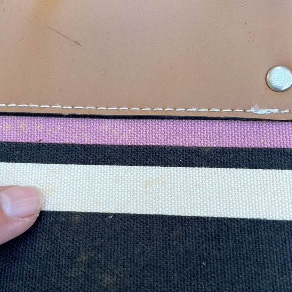 3/$25💜 Victoria’s Secret bag & coin purse. - Picture 10 of 11